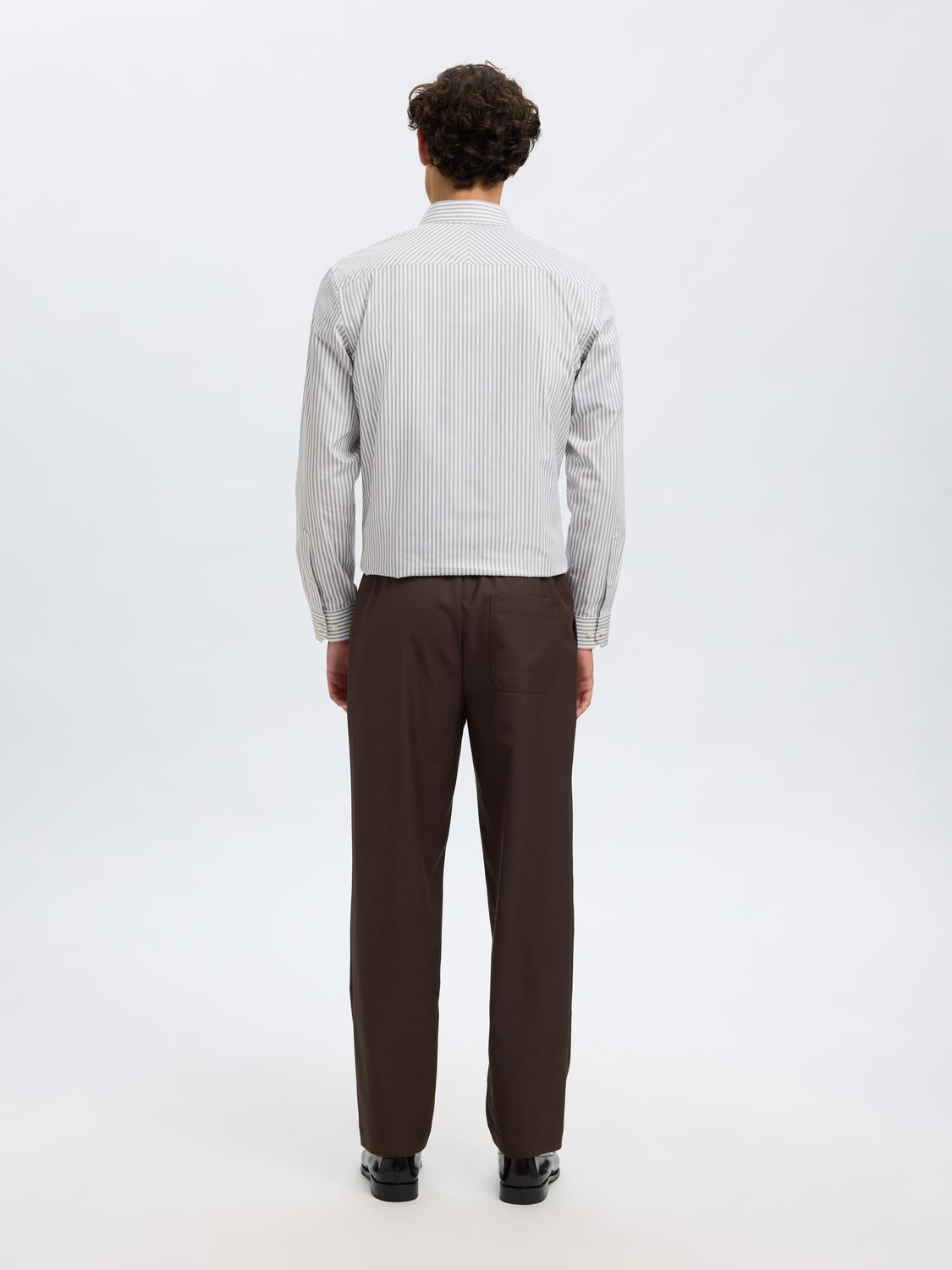 model_shot-back